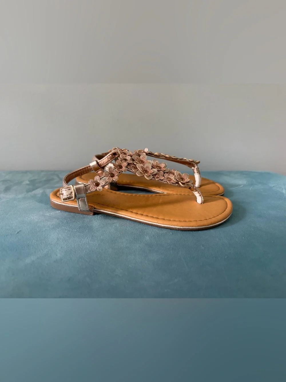 Girls size 1 Floral T-Strap Sandals - Rose Gold